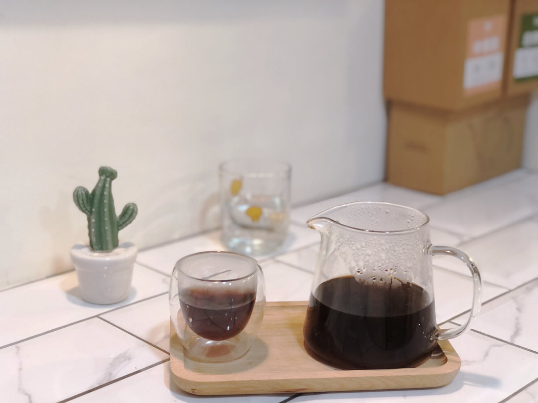 隱藏內科園區巷弄中的自家烘培咖啡廳 U2 Coffee友途咖啡  驚艷好喝的咖啡和舒芙蕾厚鬆餅 - 第17張圖 U2 Coffee 友途咖啡 肯亞 手沖咖啡