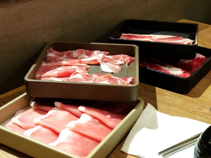 MoMo壽喜燒南港潤泰牧場