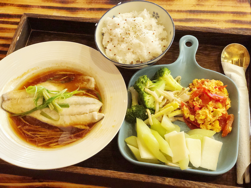 綠光花園清蒸金目鱸魚餐