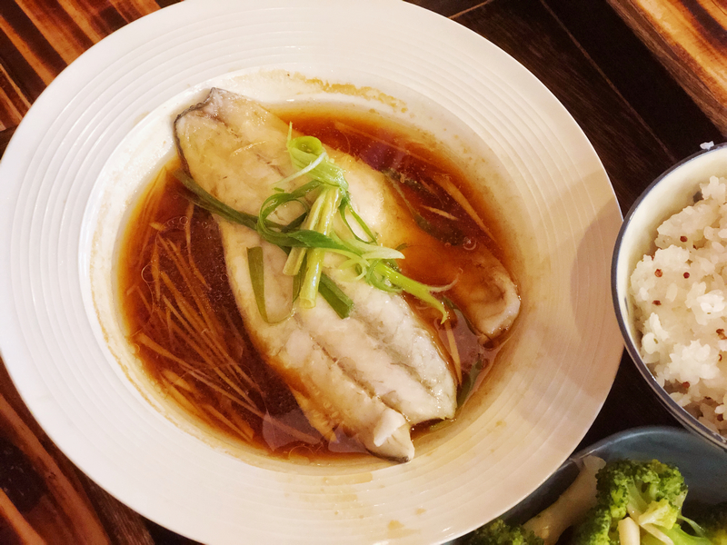 綠光花園清蒸金目鱸魚餐