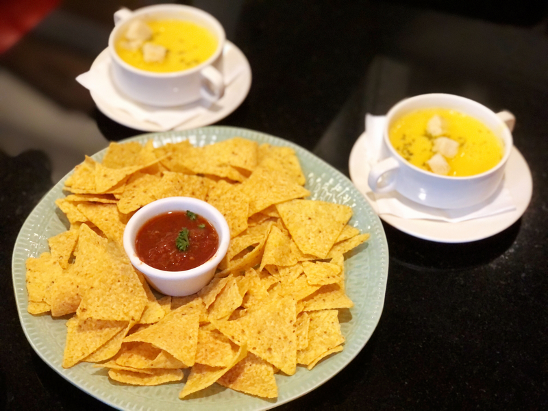 墨西哥玉米片和玉米濃湯