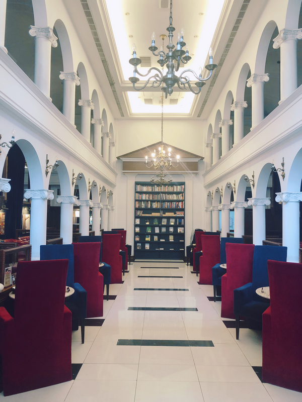 Moooon River Cafe & Books