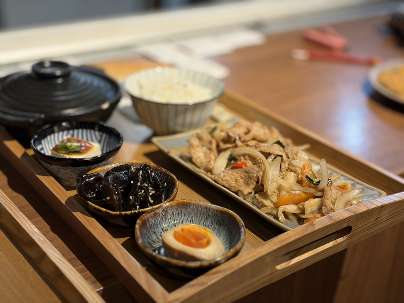 潮牛殿溫體牛創意鍋物評價|松山區美食分享・民生社區火鍋食記 - 第6張圖 潮牛殿 商業午餐