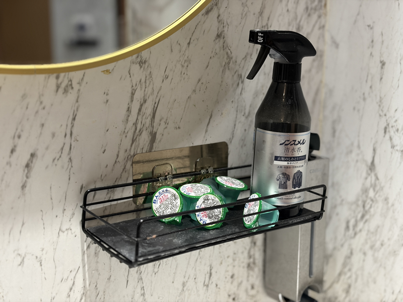 潮牛殿溫體牛創意鍋物評價|松山區美食分享・民生社區火鍋食記 - 第29張圖 潮牛殿化妝間備有漱口水與衣物除味噴霧,用餐後整理儀容,松山區火鍋推薦