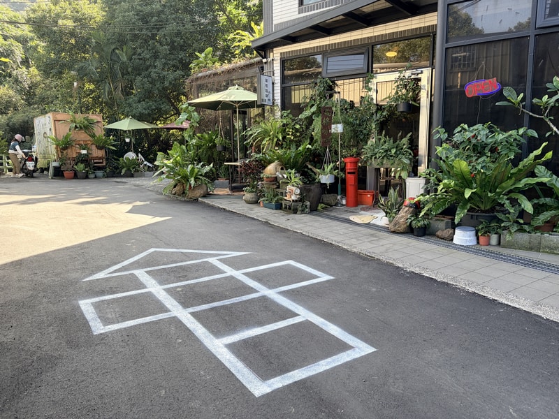 瑞格咖啡館四腳亭河岸店