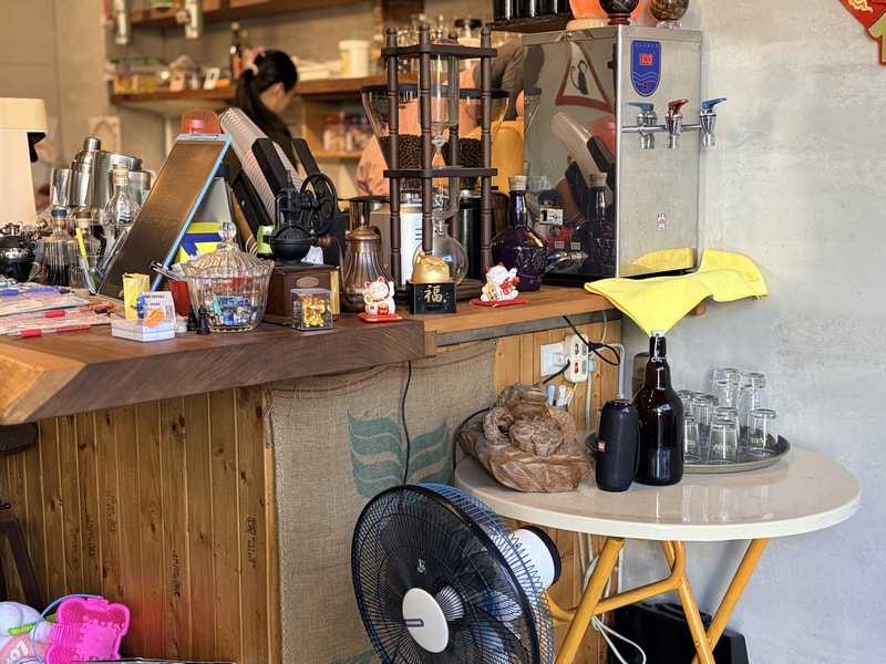 瑞格咖啡館四腳亭河岸店