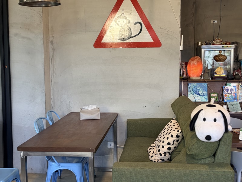 瑞格咖啡館四腳亭河岸店