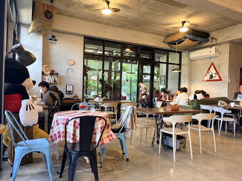 瑞格咖啡館四腳亭河岸店