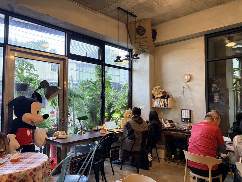 瑞格咖啡館四腳亭河岸店