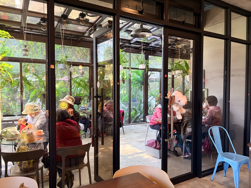 瑞格咖啡館四腳亭河岸店